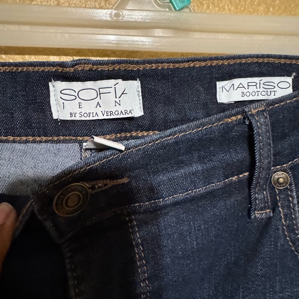 Sofia Vergara Jeans - image 5